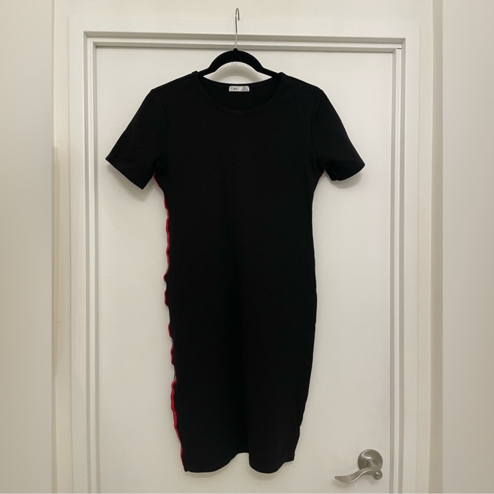 Black short sleeve bodycon midi dress red white stripe sides Size Large